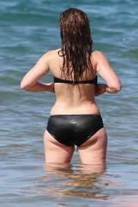Jennifer Love Hewitt bikini